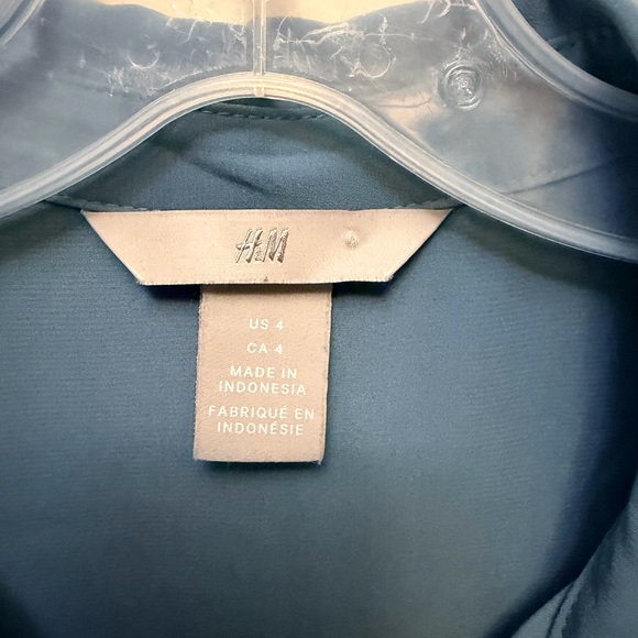H&M Oversized Pigeon Blue Button-Down Shirt - Picture 2 of 7